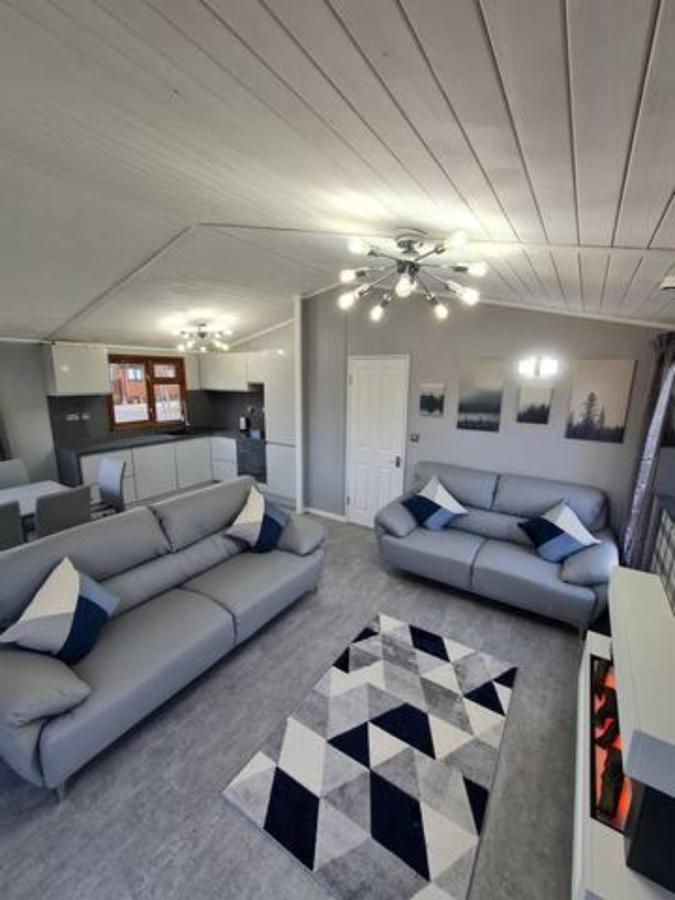 4 Bed Luxury Lodge With Hot Tub Near Lake District Warton (Lancaster, Lancashire) Exterior foto