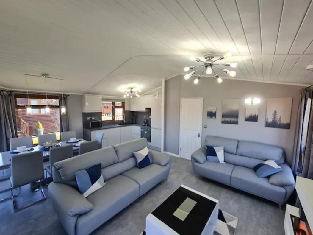 4 Bed Luxury Lodge With Hot Tub Near Lake District Warton (Lancaster, Lancashire) Exterior foto