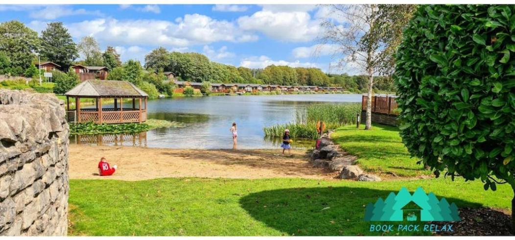 4 Bed Luxury Lodge With Hot Tub Near Lake District Warton (Lancaster, Lancashire) Exterior foto