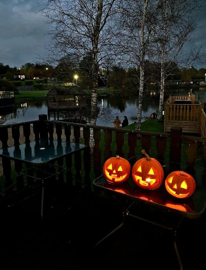 4 Bed Luxury Lodge With Hot Tub Near Lake District Warton (Lancaster, Lancashire) Exterior foto