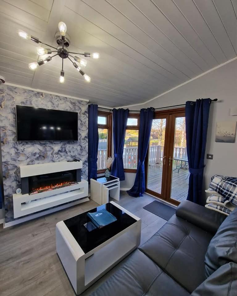 4 Bed Luxury Lodge With Hot Tub Near Lake District Warton (Lancaster, Lancashire) Exterior foto