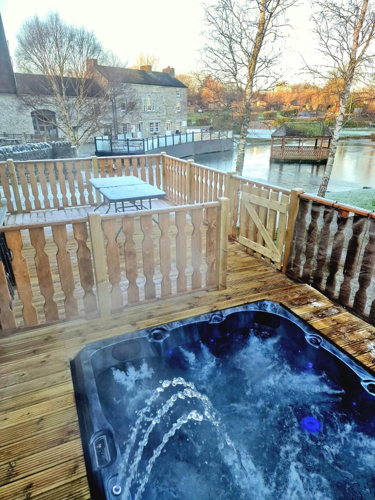 4 Bed Luxury Lodge With Hot Tub Near Lake District Warton (Lancaster, Lancashire) Exterior foto